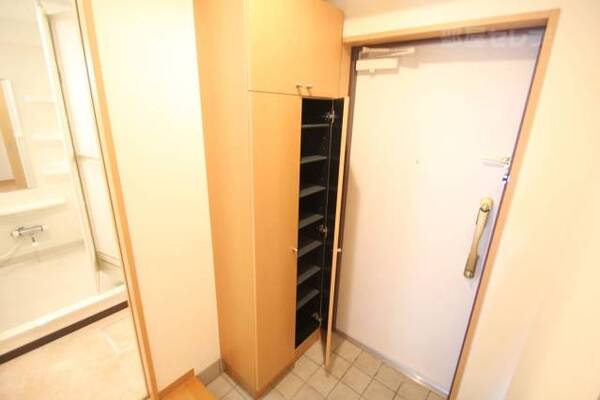※写真は違う号室です。