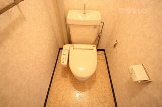 ウォシュレット付きの洋式トイレです。