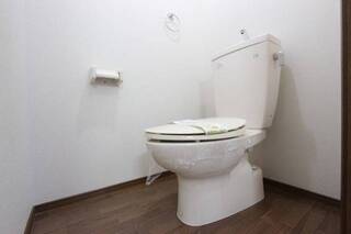 トイレも清潔空間です（01号室参照）