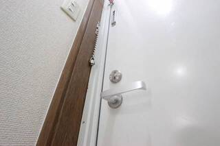 シンプルな施錠方式（01号室参照）