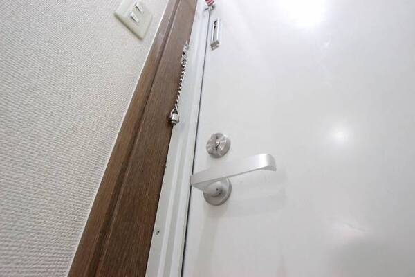 シンプルな施錠方式（01号室参照）